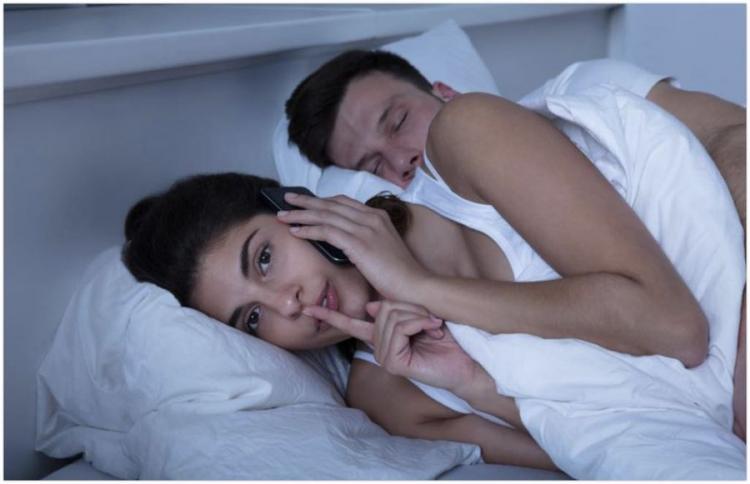 Tình cảm phai nhạt có thể là nguyên nhân khiến người vợ rời xa bạn để tìm tình nhân mới