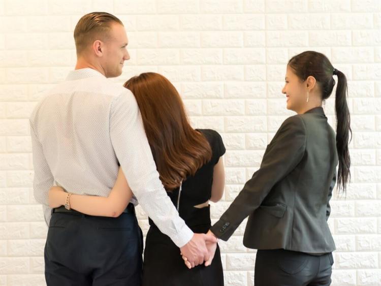 Rất nhiều đàn ông coi vợ và gia đình là số một, mặc cho quan hệ với tình nhân ngày càng phức tạp và gắn bó