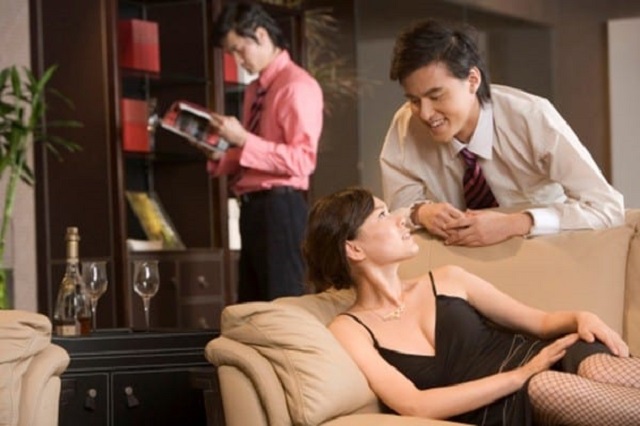 dấu hiệu phụ nữ ngoại tình