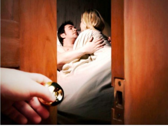 theo dõi ngoại tình