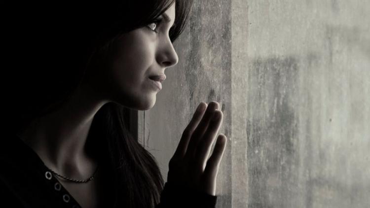 Khi cảm thấy trống trải, người đàn bà có thể dễ dàng rung động trước những mối quan hệ mới