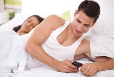 Tâm sự đàn ông ngoại tình - &quot;Muốn quay đầu vào bờ nhưng khó để vượt qua cám dỗ&quot;