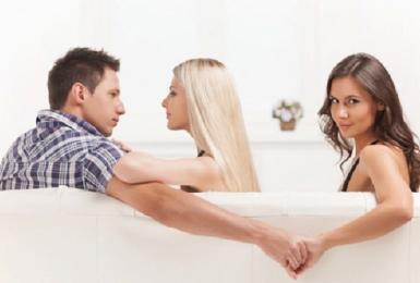 Ngoại tình với bạn thân của vợ