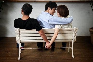 Phụ nữ ngoại tình thích gì ở đàn ông?