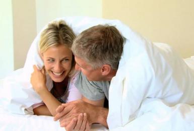 Phụ nữ hồi xuân ngoại tình: Bản tính hay sự nông nổi?