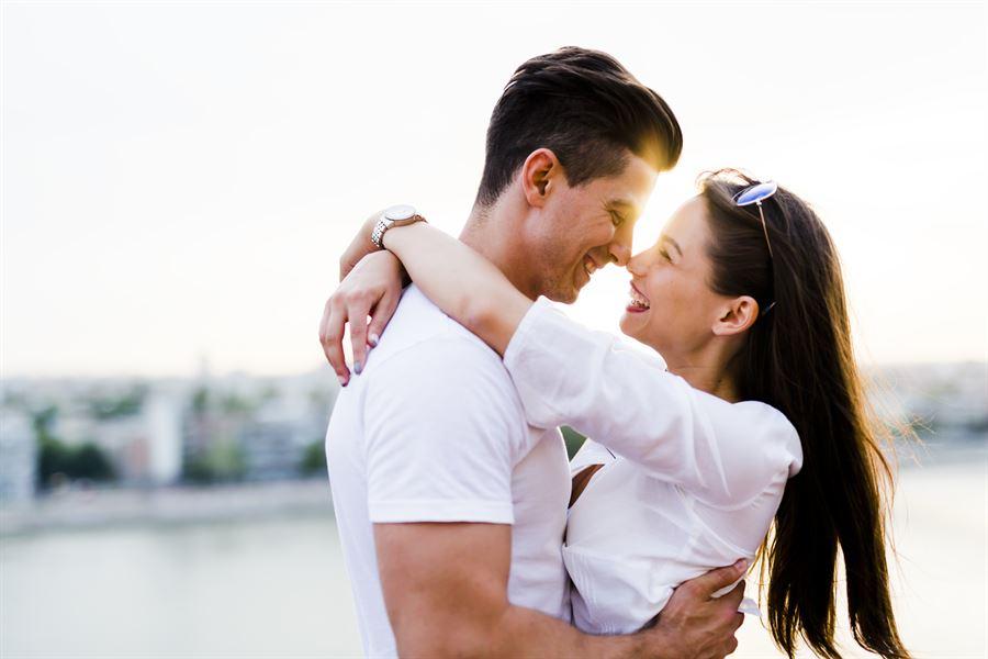 Người ta thường lầm tưởng giữa cảm xúc rung động nhất thời và tình yêu chân thật