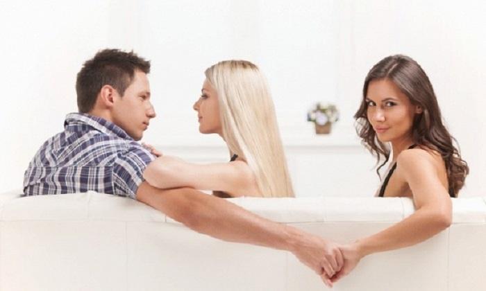 Ngoại tình với bạn thân của vợ