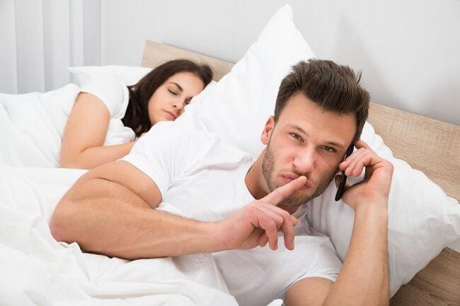 Đàn ông ngoại tình với vợ của bạn thân