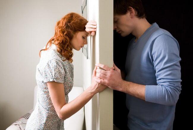 Biểu hiện cho thấy vợ ngoại tình nhưng vẫn yêu chồng